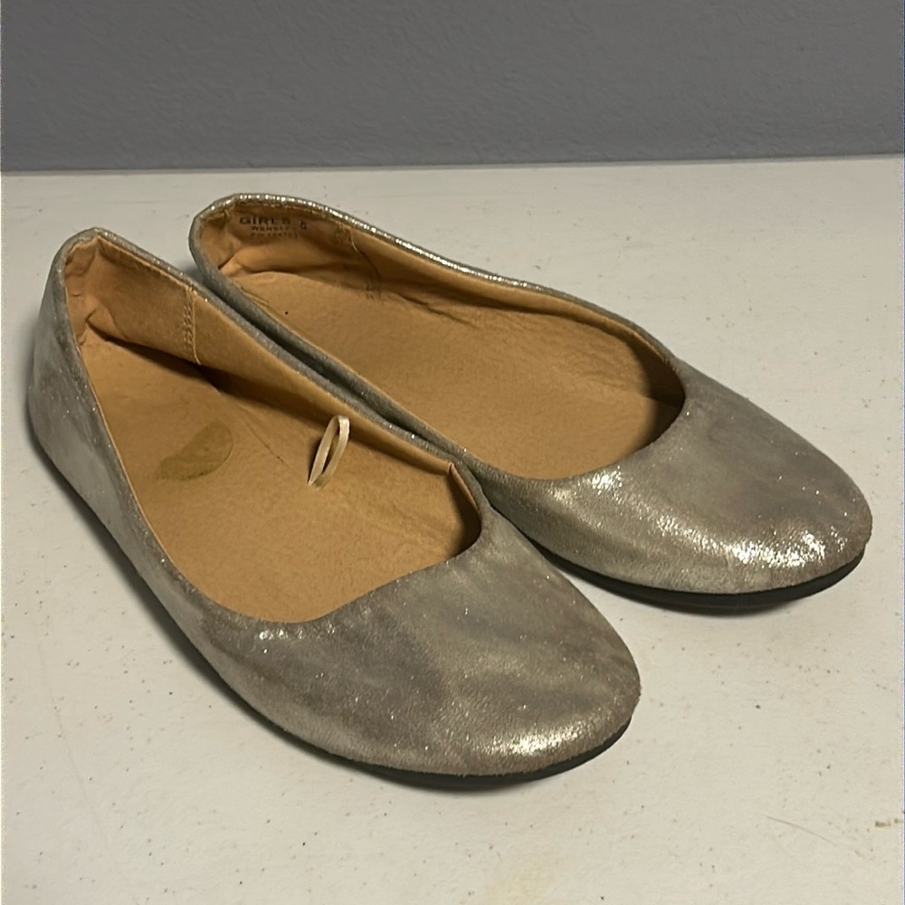 REPORT Girls WENSLEY Sz 5 Silver Flats Shoes